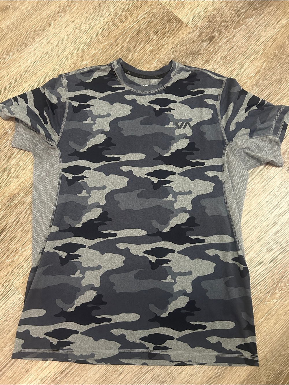 RVCA Men's Gray Camo Short Sleeve Performance Tee
